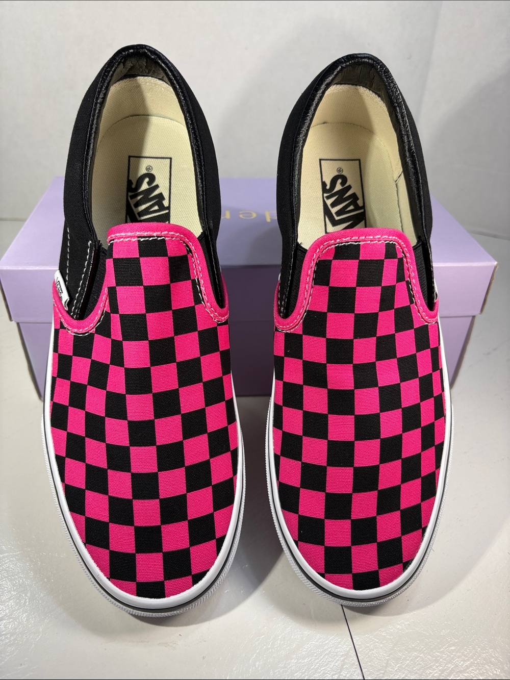 NWT Vans Classic Checkerboard Slip-Ons in Pink and Black Women’s  9